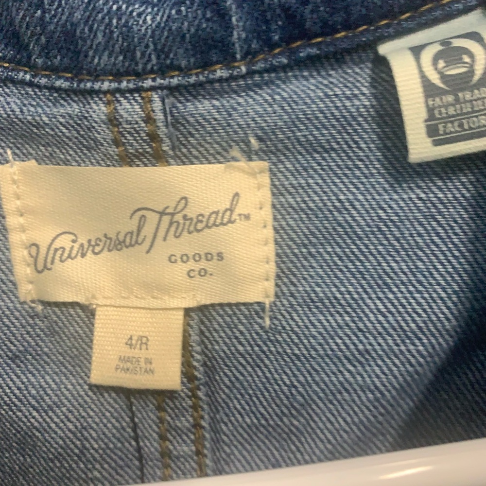 Universal Thread Blue Jean Jacket Timeless Design - Picture 3 of 3